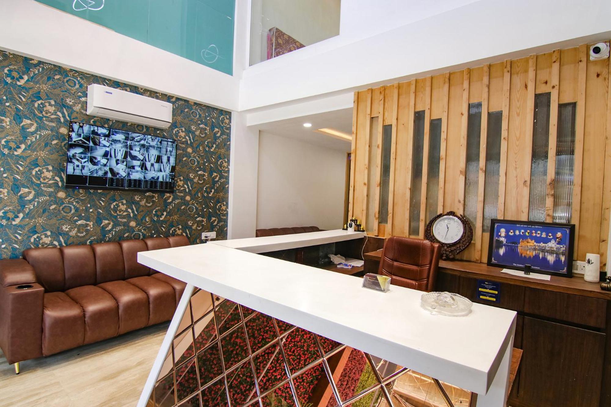 Fabhotel Prism Grand Zirakpur Exterior foto