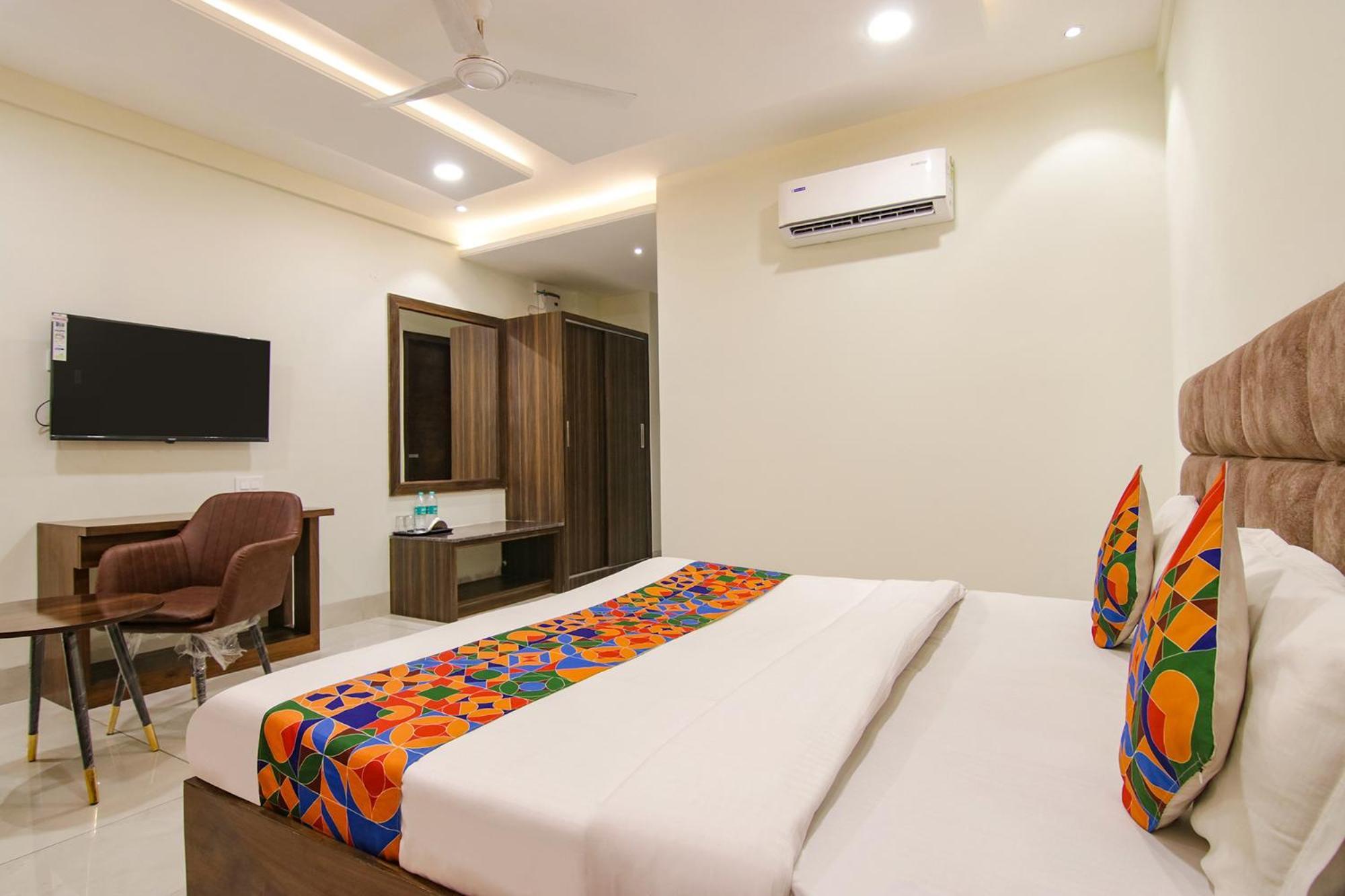 Fabhotel Prism Grand Zirakpur Exterior foto